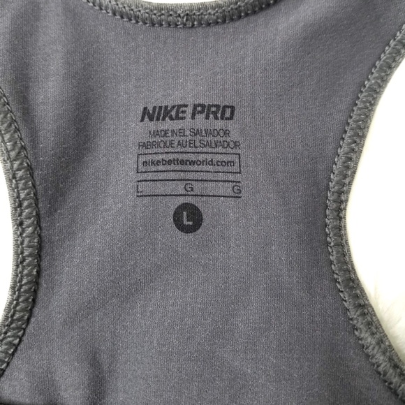 Nike Women’s Tank Top - Picture 3 of 3
